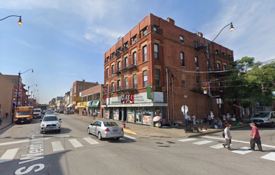 Chicago Community on High Alert Amid Series of Armed Robberies in Deering