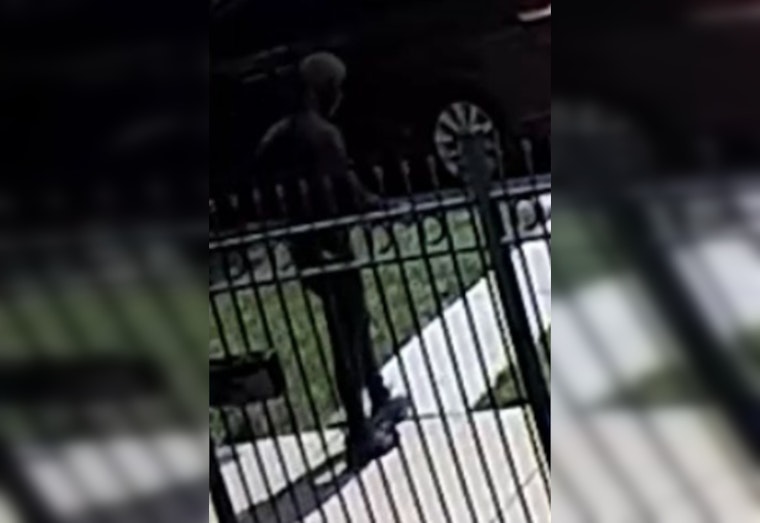 Chicago Police Seek Public's Aid in Identifying Suspect in Postal Worker's Homicide on South Harvard Ave