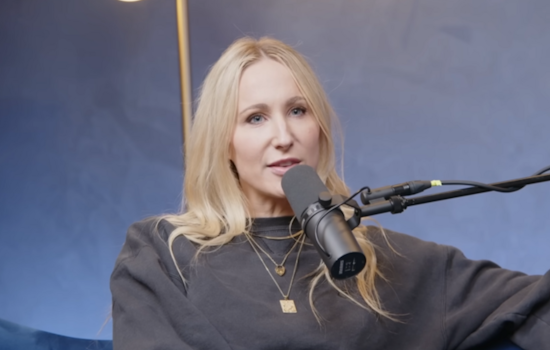 Cincinnati Comedian Nikki Glaser to Host the 82nd Golden Globe Awards with Signature Unapologetic Humor