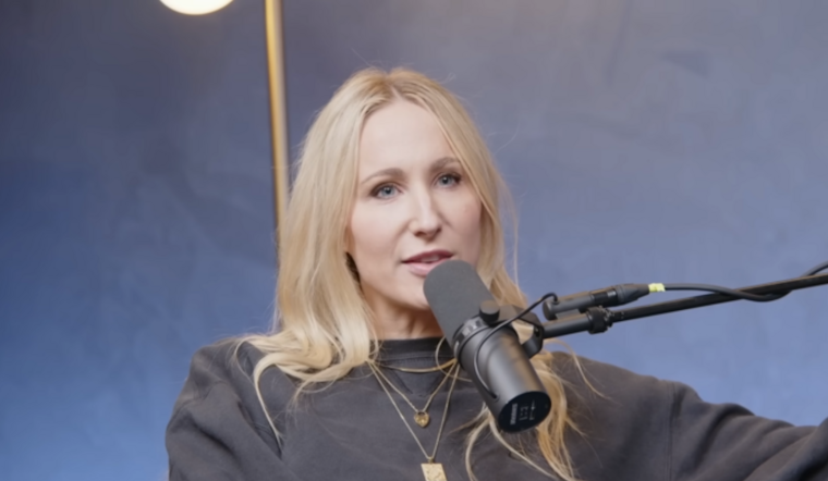 Cincinnati Comedian Nikki Glaser to Host the 82nd Golden Globe Awards with Signature Unapologetic Humor