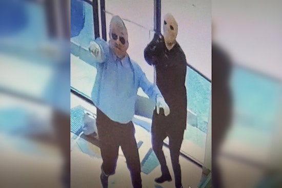 Dearborn Police Hunt for Suspected Jewelry Store Robbers, Employee Fires Shots to Disrupt Heist