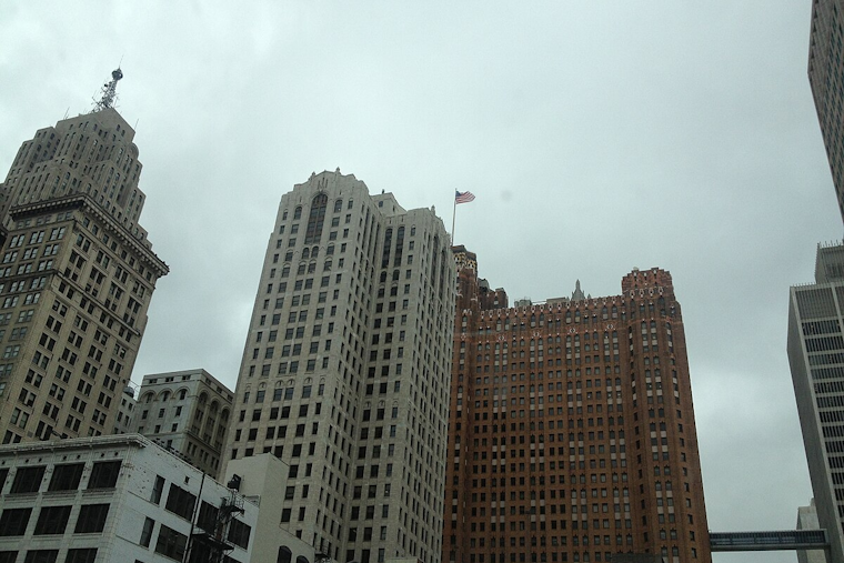 Detroit Braces for Showers and Thunderstorms, Warm Weekend Ahead
