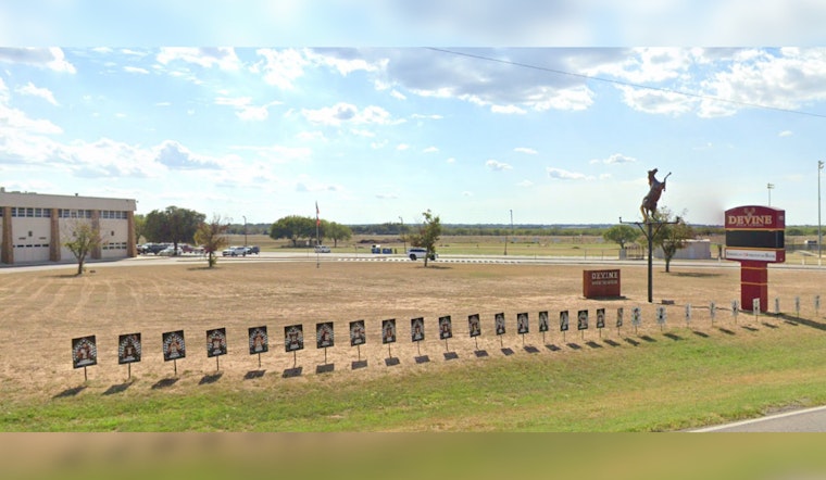 Devine Warhorses Charge into 2024 Football Season with Eyes on District Title and Playoff Redemption