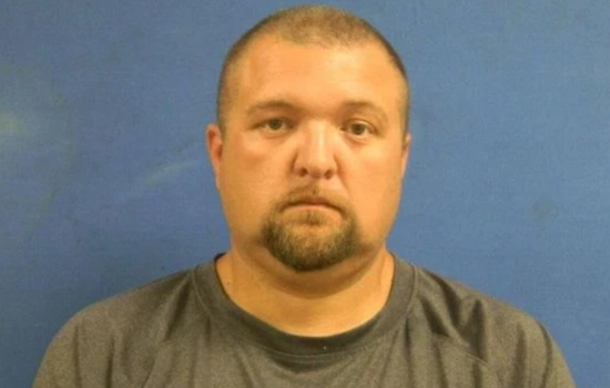 Dickson County Jail Supervisor Calvin Wayne Lewis Charged with Sexual Contact with Inmates