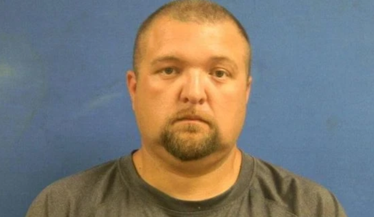 Dickson County Jail Supervisor Calvin Wayne Lewis Charged with Sexual Contact with Inmates