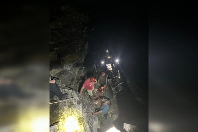 Emergency Teams Execute Complex Rescue of Injured Fisherman at Rock Island State Park