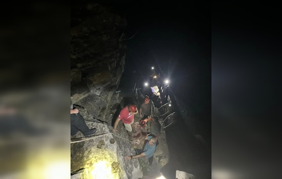 Emergency Teams Execute Complex Rescue of Injured Fisherman at Rock Island State Park