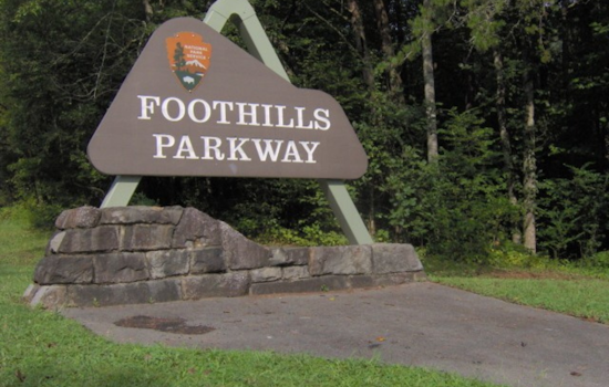 Fatal Car Accident on Foothills Parkway Spurs Investigation by Tennessee Highway Patrol and Park Rangers