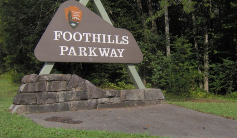 Fatal Car Accident on Foothills Parkway Spurs Investigation by Tennessee Highway Patrol and Park Rangers