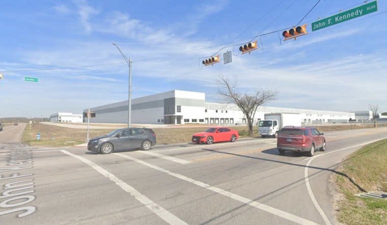 Fatal Traffic Accident Claims Woman's Life, Closes Intersection in Aldine Area