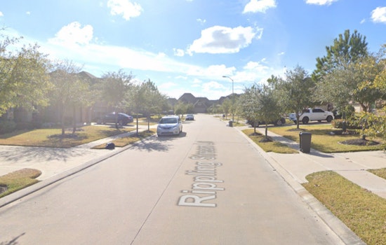 Father Fatally Shot in Front of Family During Home Invasion in Fort Bend County, Suspects at Large
