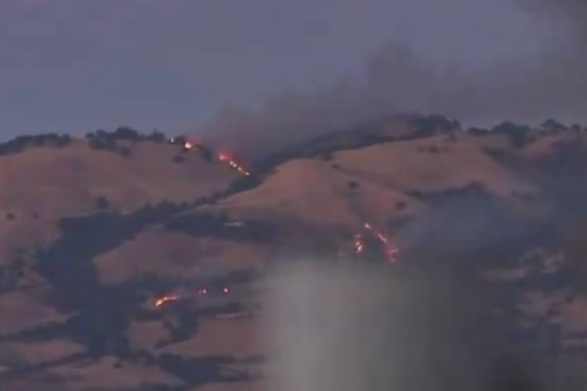 Firefighters Gain Upper Hand on East San Jose Quimby Fire as