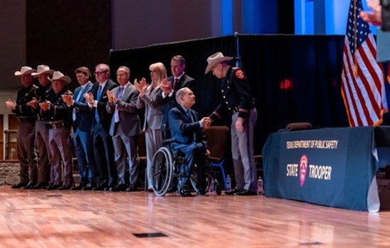 Governor Abbott Honors Outgoing DPS Director Steve McCraw at Austin Graduation Ceremony