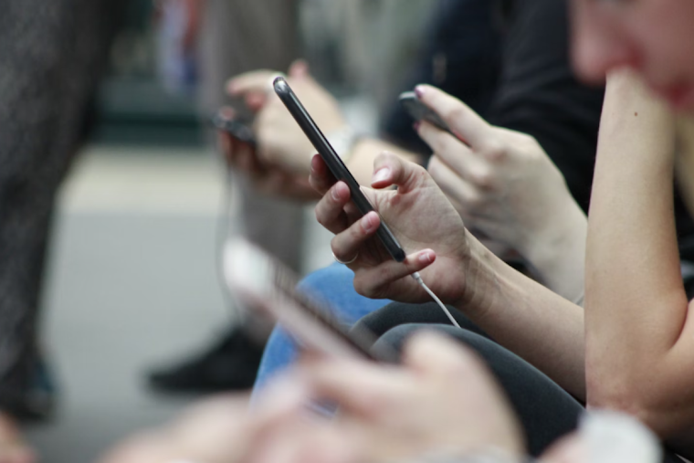 Governor Newsom Calls for Immediate Cell Phone Restrictions in California Schools to Enhance Learning and Mental Health