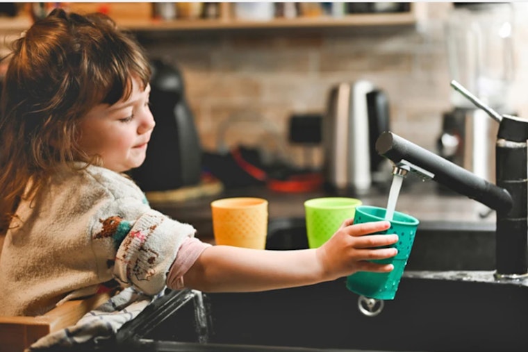 Hillsborough County Raises a Glass to Water Quality Month with Superior Tap Water Assurance