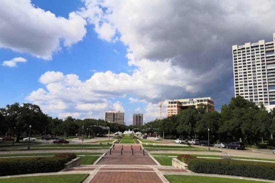 Houston Heatwave Persists with Scorching Temperatures, Marginal Thunderstorm Risks Ahead