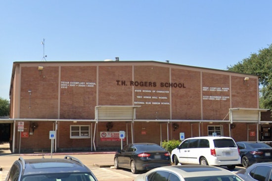 Houston Schools Battle Broken ACs Amid Heat Advisory, T.H Rogers Closes Doors for Student Safety