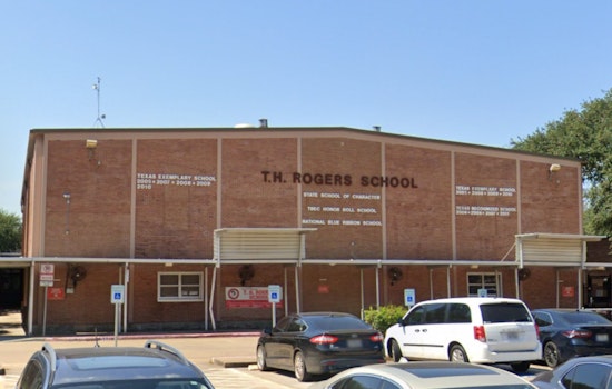 Houston Schools Battle Broken ACs Amid Heat Advisory, T.H Rogers Closes Doors for Student Safety