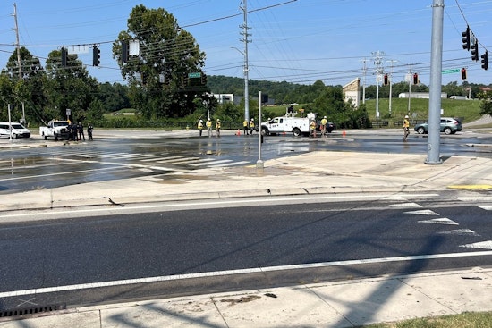 Knoxville Commuters Face Delays as KUB Tackles Water Main Break at Middlebrook Pike and E. Weisgarber Road