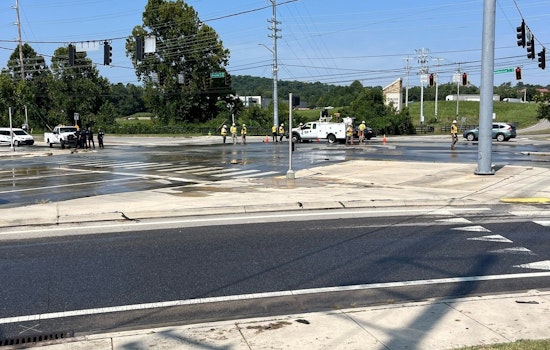 Knoxville Commuters Face Delays as KUB Tackles Water Main Break at Middlebrook Pike and E. Weisgarber Road