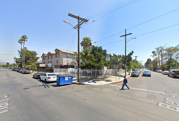 LAFD Successfully Rescues Tree Trimmer Stranded 40 Feet High in North Hollywood
