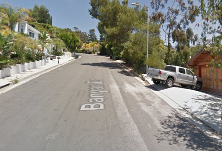Los Angeles Firefighters Douse Brentwood Construction Site Blaze in Rapid Response