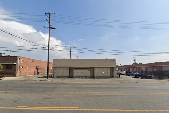 Los Angeles Firefighters Extinguish Blaze at Sun Valley Commercial Building in 22 Minutes