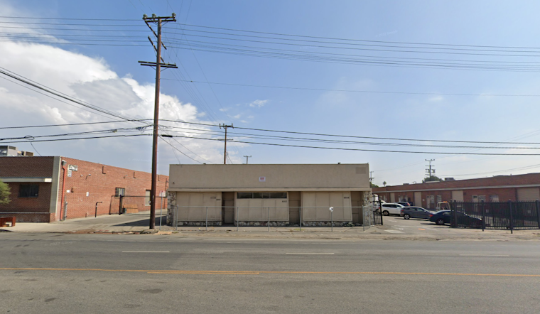 Los Angeles Firefighters Extinguish Blaze at Sun Valley Commercial Building in 22 Minutes