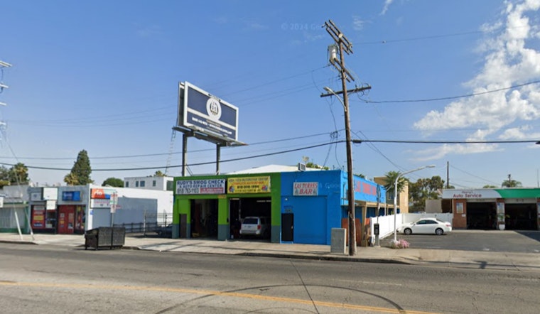 Los Angeles Firefighters Quell Victory Boulevard Blaze in North Hollywood, No Injuries Reported