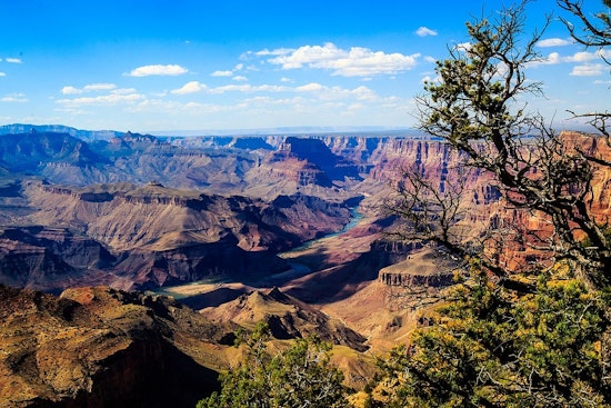 Man Dies in BASE Jumping Incident at Grand Canyon's Yavapai Point, Probe Underway