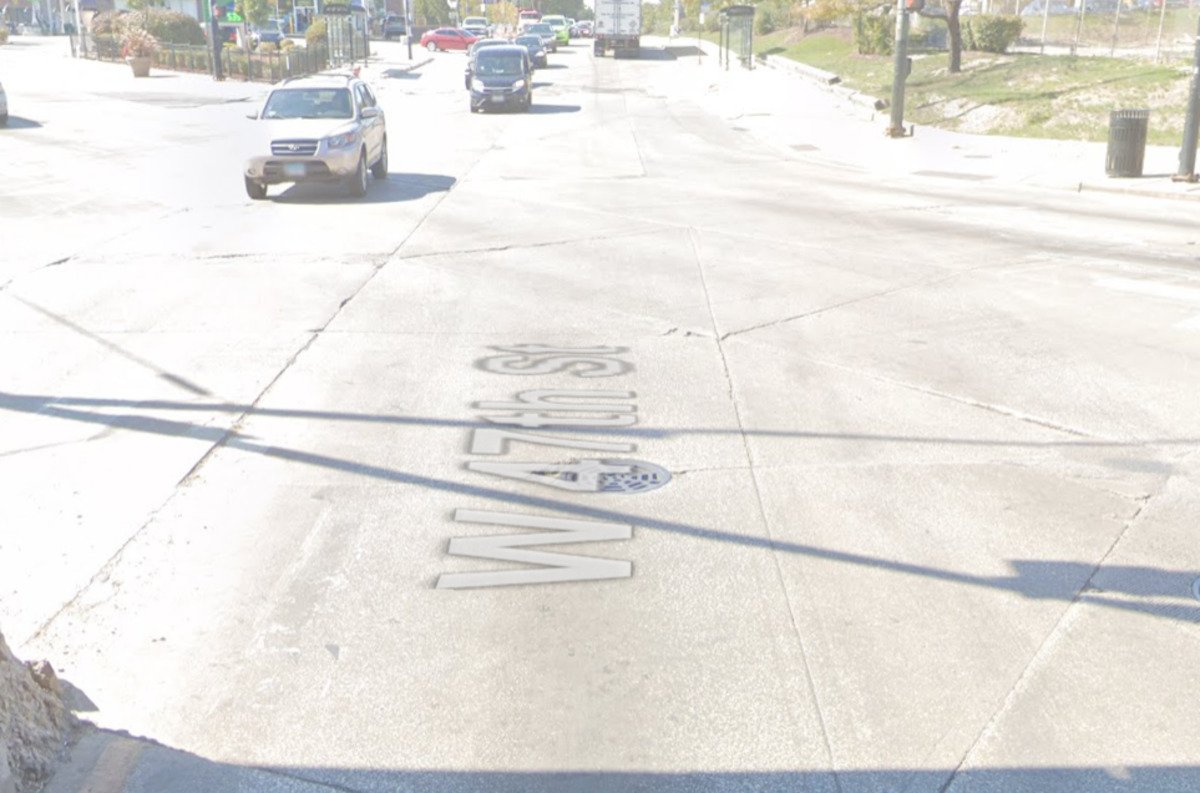 Man Killed After Running Red Light in Traffic Collision on Chicago's