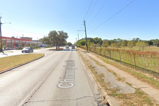 Man Killed in Southwest Houston Food Truck Shooting, Suspects At-Large
