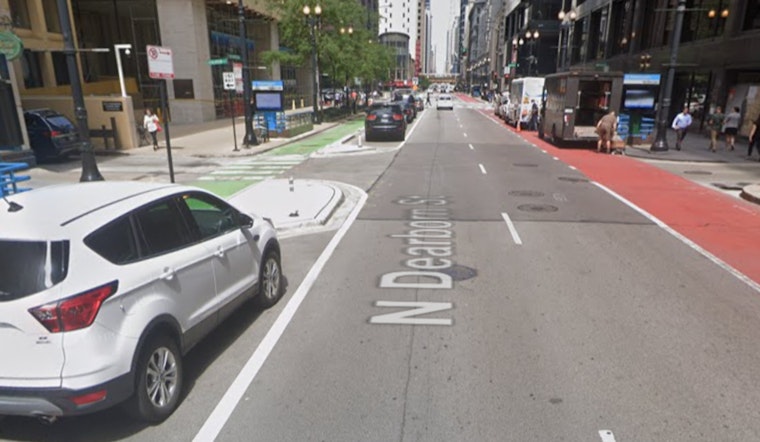 Man Stabbed and Robbed by Duo in Chicago's Loop, Police Seek Suspects