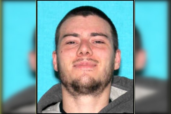 Manhunt for Suspected Stabber Continues in St. Clair County, Public Warned Not to Approach