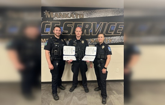 Mankato Police Commander Adam Gray Honored with Service Member Patriot Award for Supporting National Guard Officers