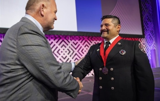 Medford Firefighter Honored with Ben Franklin Award for Valor at Dallas Conference