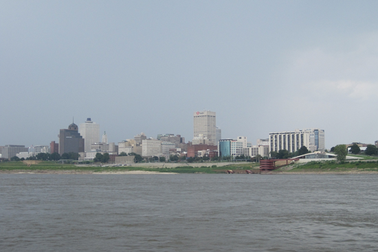 Memphis Residents Gear Up for Thunderstorms Amid Soaring Temperatures, NWS Forecasts Weather Whiplash