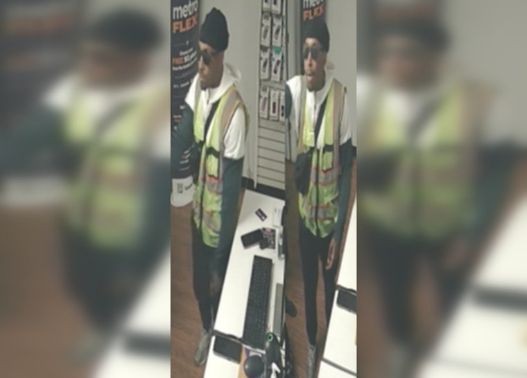 Metropolitan Police Seek Public's Help Identifying Mount Pleasant Street Robbery Suspect