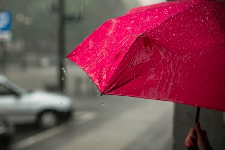 Miami Anticipates Continued Showers and Storms Leading into Wet Labor Day Weekend