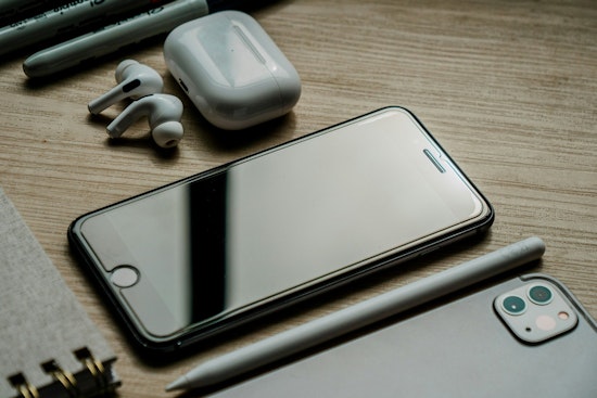 Minnesota Legislators Hold Roundtable Discussions on Cell Phone Impact in Schools