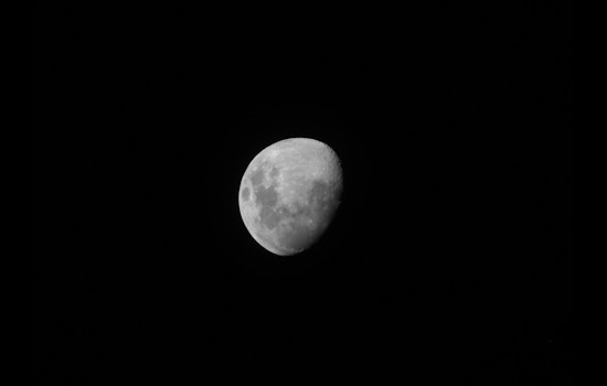MIT and University of Chicago Study Reveals Meteorite Impacts Key to Moon's Atmosphere Formation