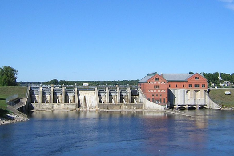 Newaygo County Officials Warn of Toxic Algal Bloom at Croton Dam Pond, Advise Caution for Visitors and Pets