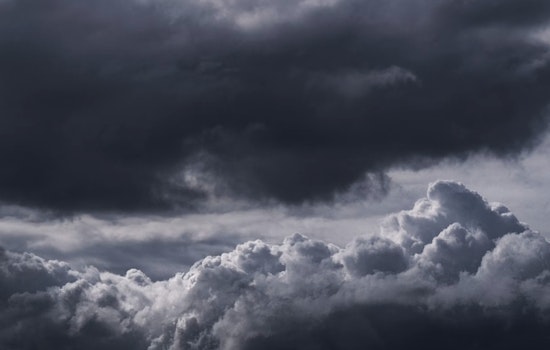 Oahu Embraces Steady Trade Winds and Dry Conditions with Potential for Increased Rainfall Towards Weekend