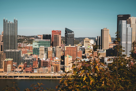 Pittsburgh Forecasts Clear Skies Post-Fog, Braces for Showers and Thunderstorms Ahead