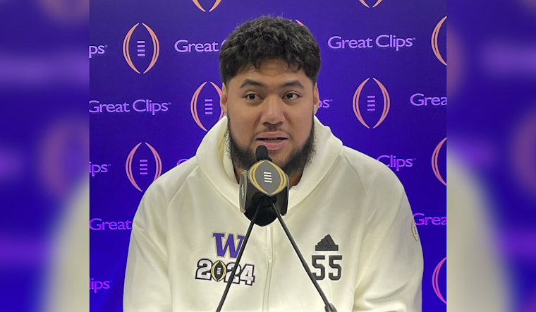 Pittsburgh Steelers' Rookie Troy Fautanu Sidelined with MCL Sprain Following Preseason Game against Houston Texans