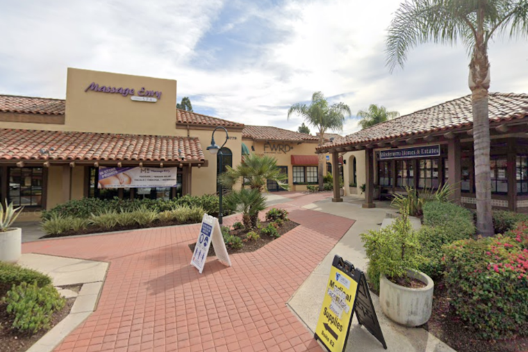 Rancho Bernardo Jewelry Store Hit by Hammer-Wielding Robber, San Diego Police Seek Suspect