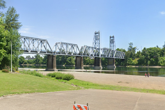 Salem Hero Dies in Willamette River Rescue, Search Continues for Man Missing Near Yachats River