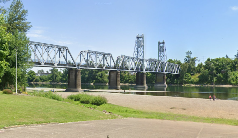 Salem Hero Dies in Willamette River Rescue, Search Continues for Man Missing Near Yachats River