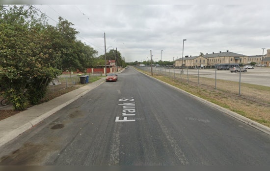 San Antonio Teen Shot in Leg During Jewelry Sale Robbery, Suspects at Large