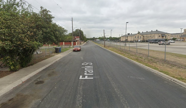 San Antonio Teen Shot in Leg During Jewelry Sale Robbery, Suspects at Large